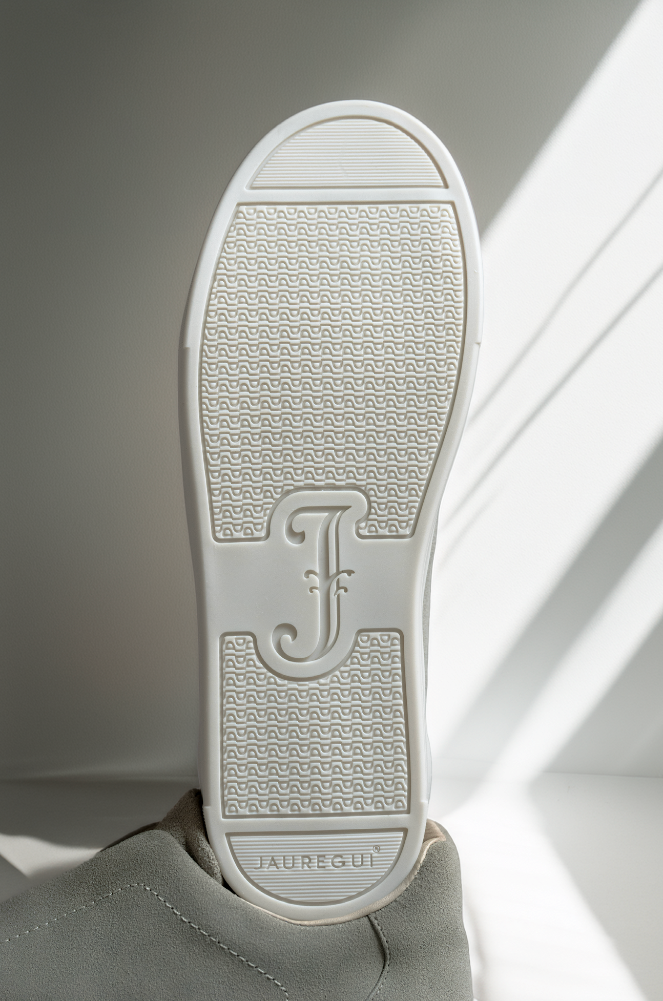FUEGO SLIM ELÁSTICO VACUNO HUESO GAMUZA TAUPE - Imagen 6