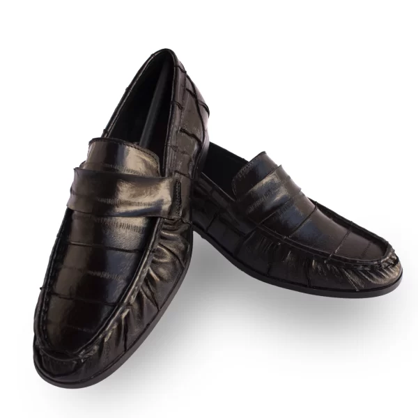 MOCASIN ANGUILA ARRUGADO NEGRO